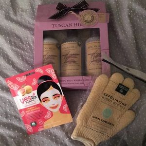 Tuscan hills bath set,face mask,exfoliating gloves